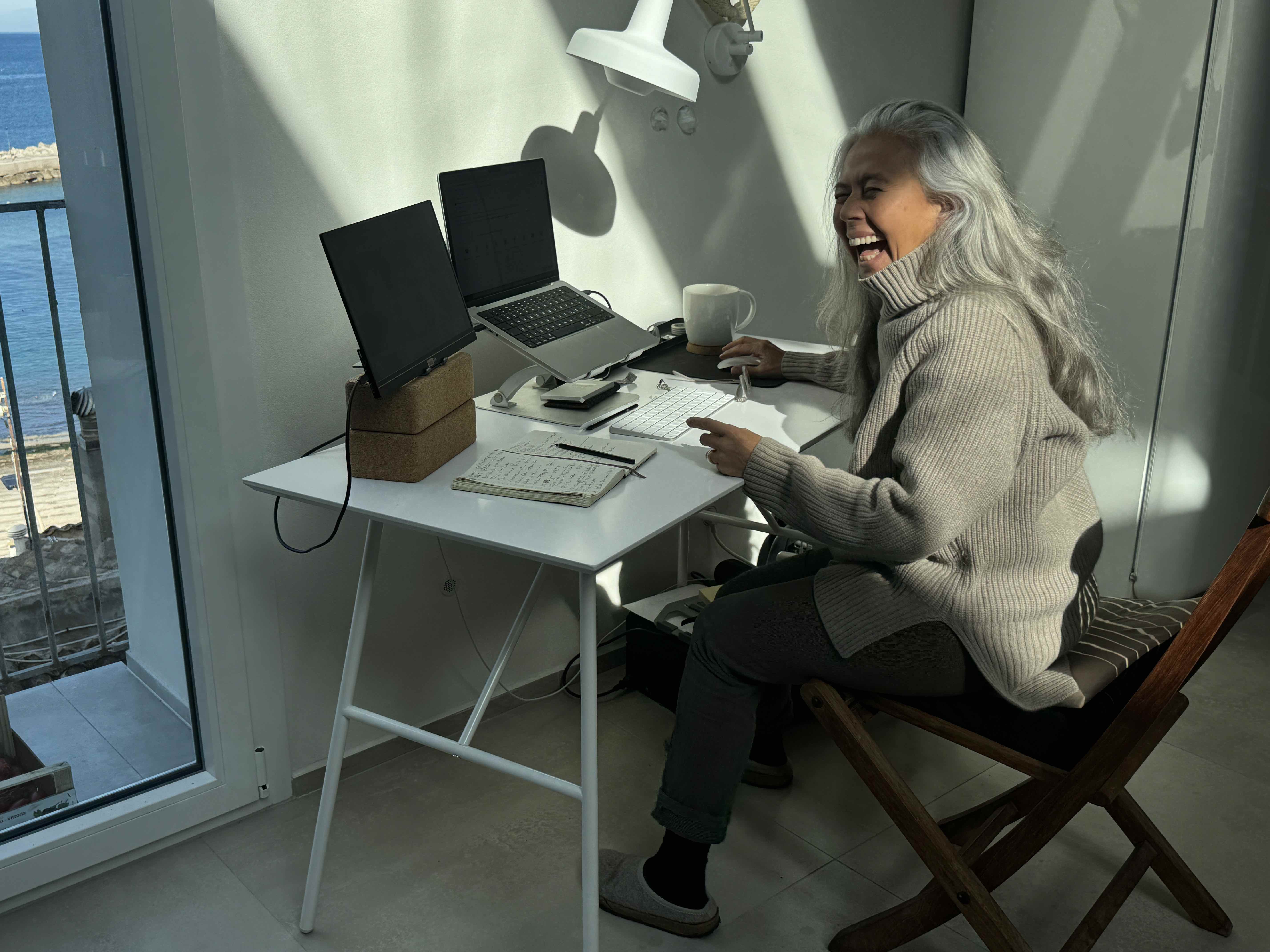 Von der VA zur Unternehmerin: Eine Geschichte über Wachstum und das Glück am Meer