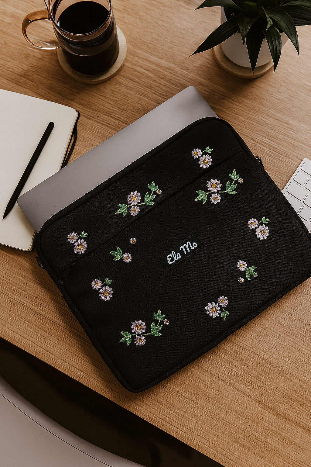 Ela Mo™ Laptop Pouch 14 Zoll | Embroidery Edition Upsy Daisy