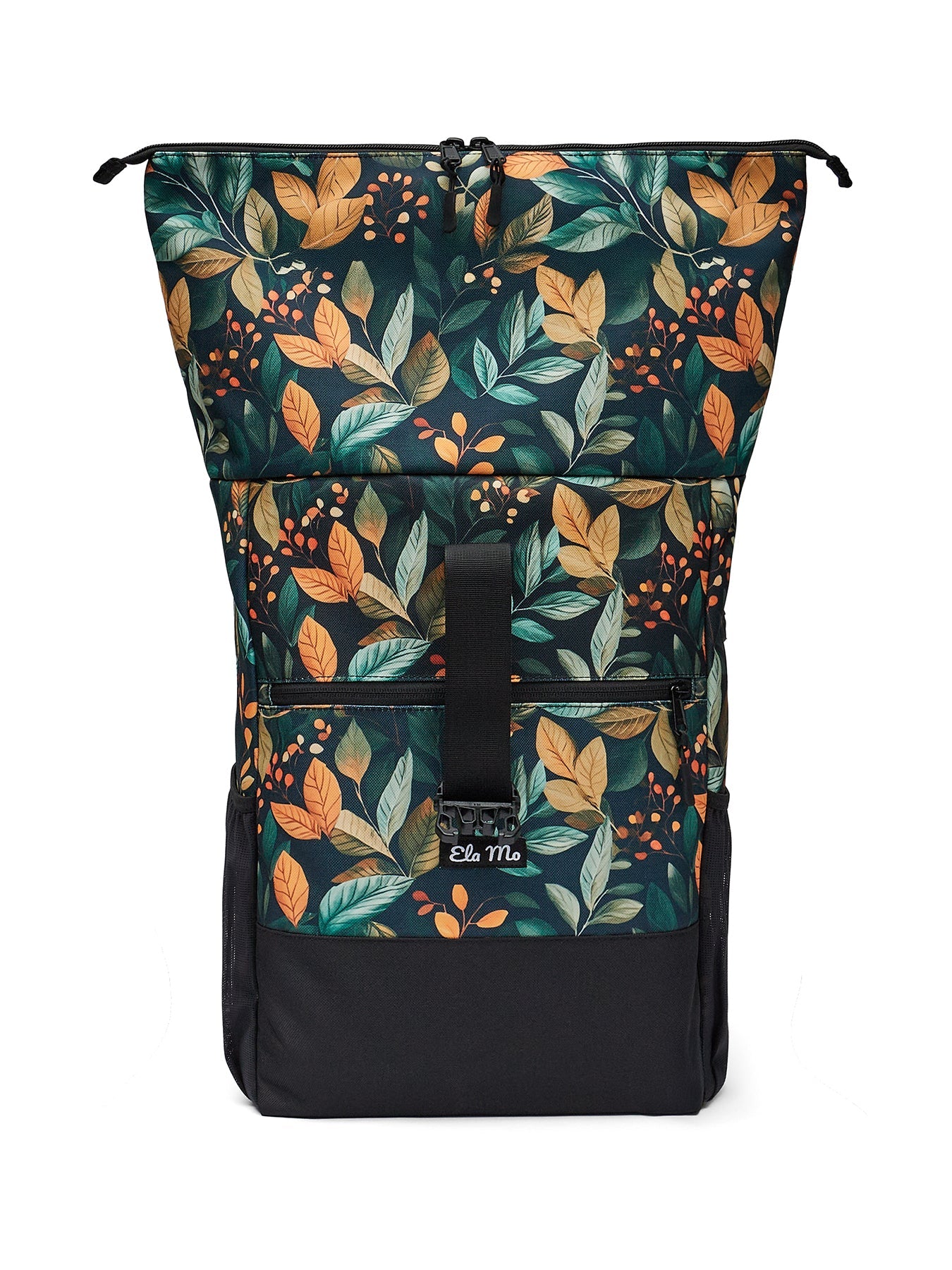 Ela Mo™ Rolltop Rucksack | Bye Bye Summer. Dunkel floral gemusterter Rucksack, auf 26 Liter Volumen eingestellt.
