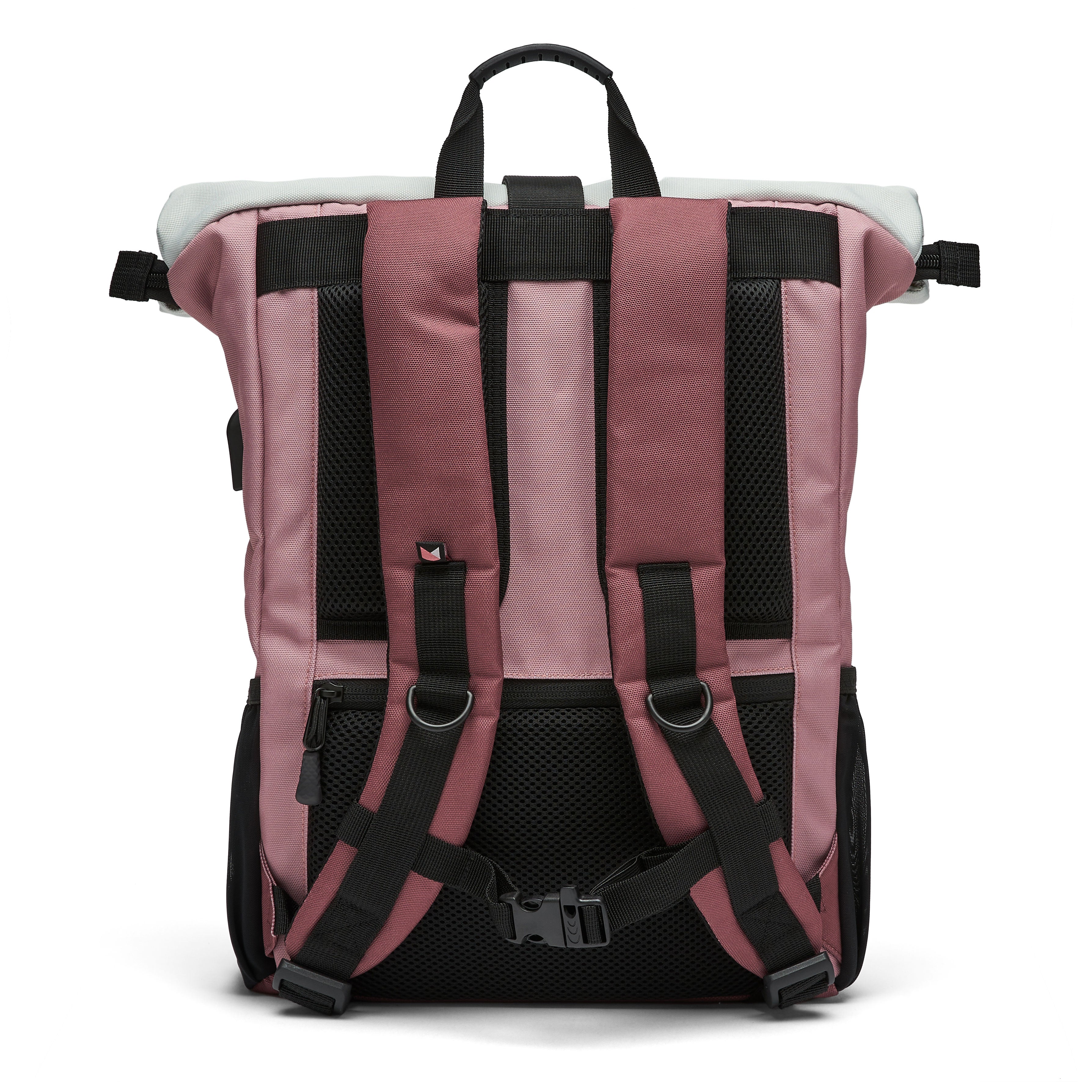 Ela Mo™ Rolltop Rucksack | Strawberry Ceam. Die Rückseite des Rucksacks mit Schulterriemen und kleinem Außenfach.