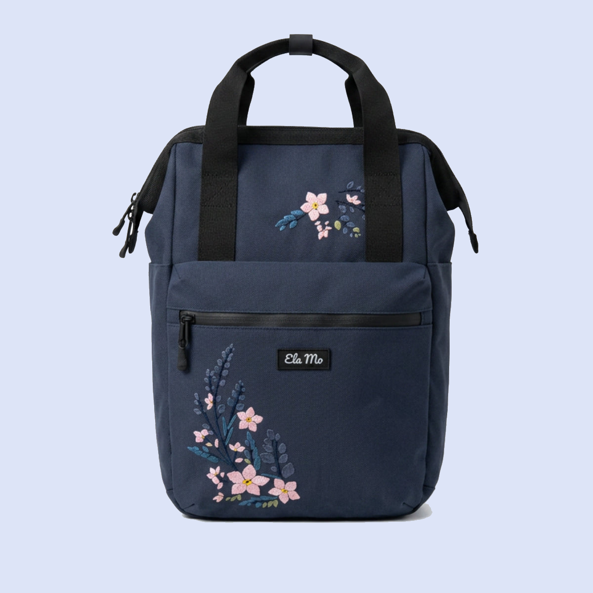 Ela Mo Topload Flowering Vine Embroidery – Produktansicht 4 auf Hero-Hintergrund