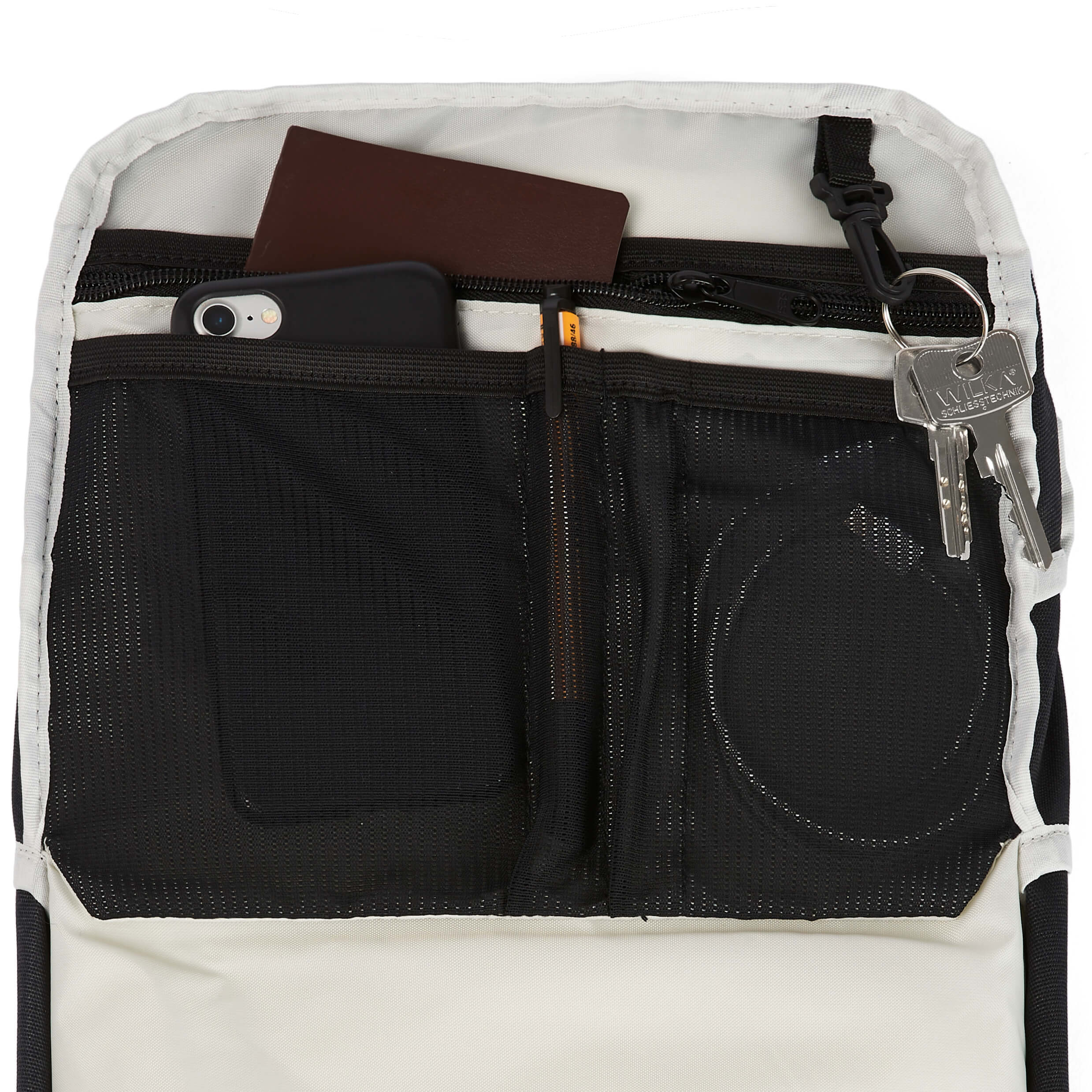 Ela Mo™ Flow Rucksack | Black. Innenfach des Rucksacks mit kleinen Fächern und Schlüsselanhänger.