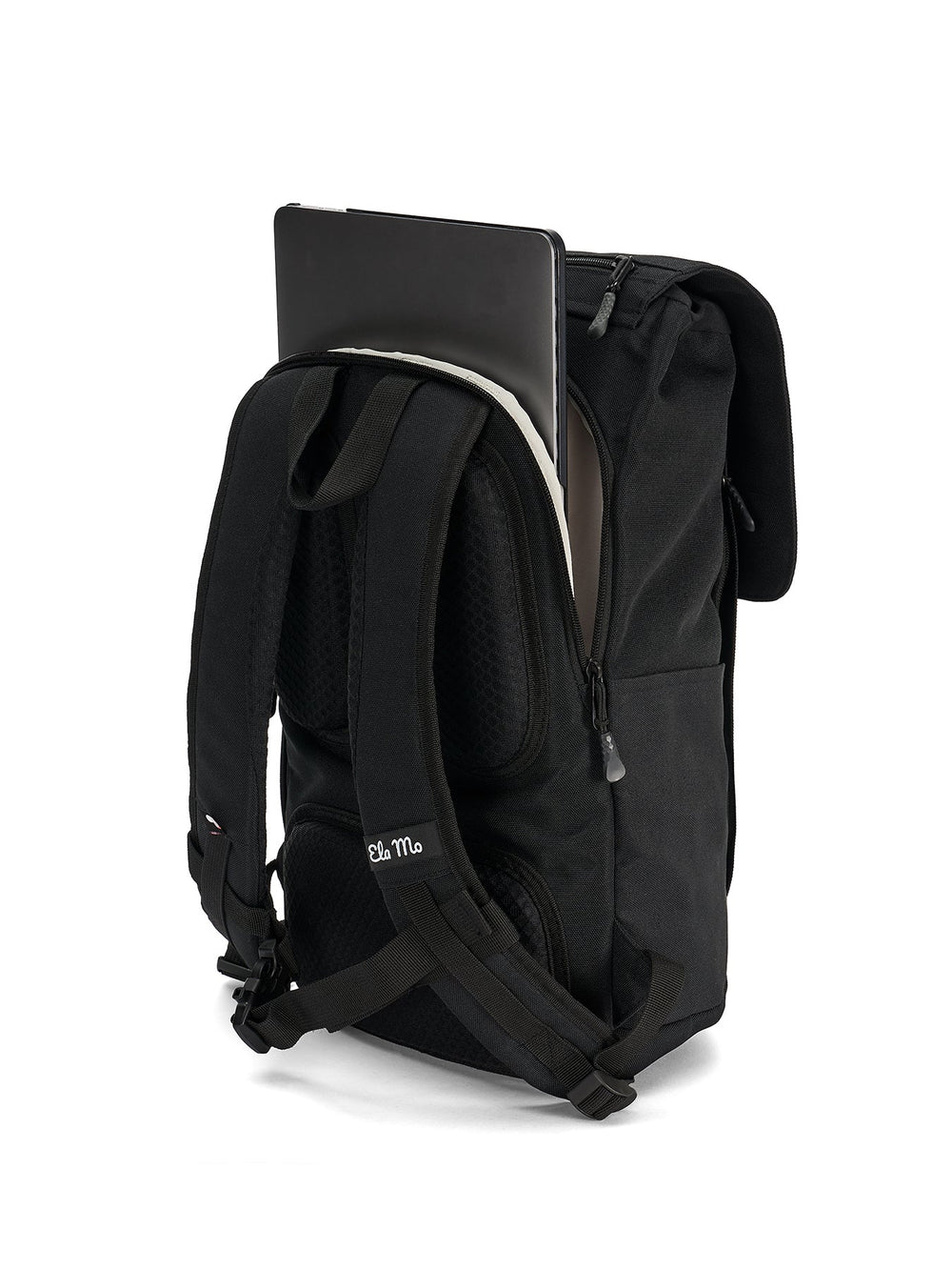 Ela Mo™ Everywhere Daypack | Black. Ein schwarzer Rucksack mit separatem Laptopfach.