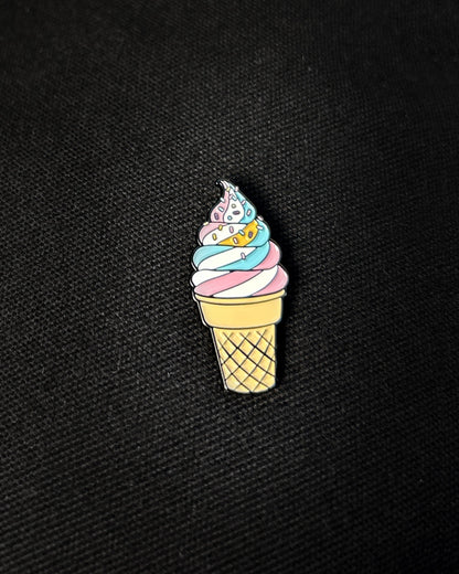 Ela Mo™ Pin für Rucksäcke | Eis