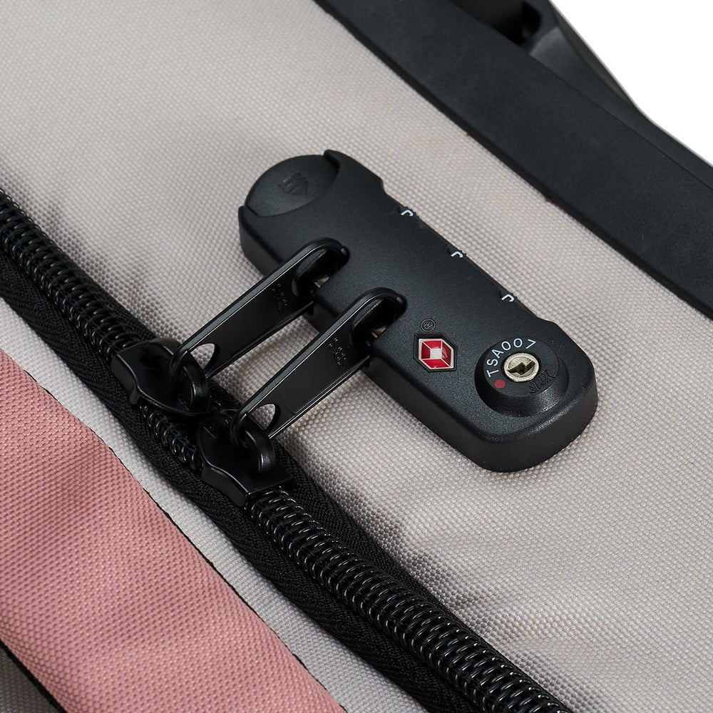 Ela Mo™ Reisetasche mit Rollen 42 Liter | Embroidery Edition Losy. TSA-Verschluss der geblümten Tasche für mehr Sicherheit.