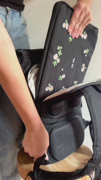 Ela Mo™ Laptoptasche bis 14 Zoll | Embroidery Edition Upsy Daisy